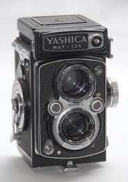 YASHICA MAT 124
